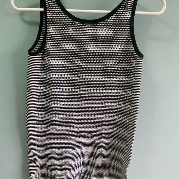 ATHLETA Stripe Seamless Eyelet Knit Tank Top Size small - Picture 4 of 6